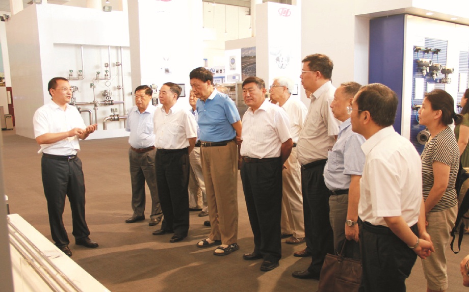 8中國工程院原院長周濟調研四聯(lián)技術研發(fā).jpg